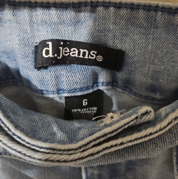 Women's d.Jeans Straight Leg Jeans - Picture 2 of 3